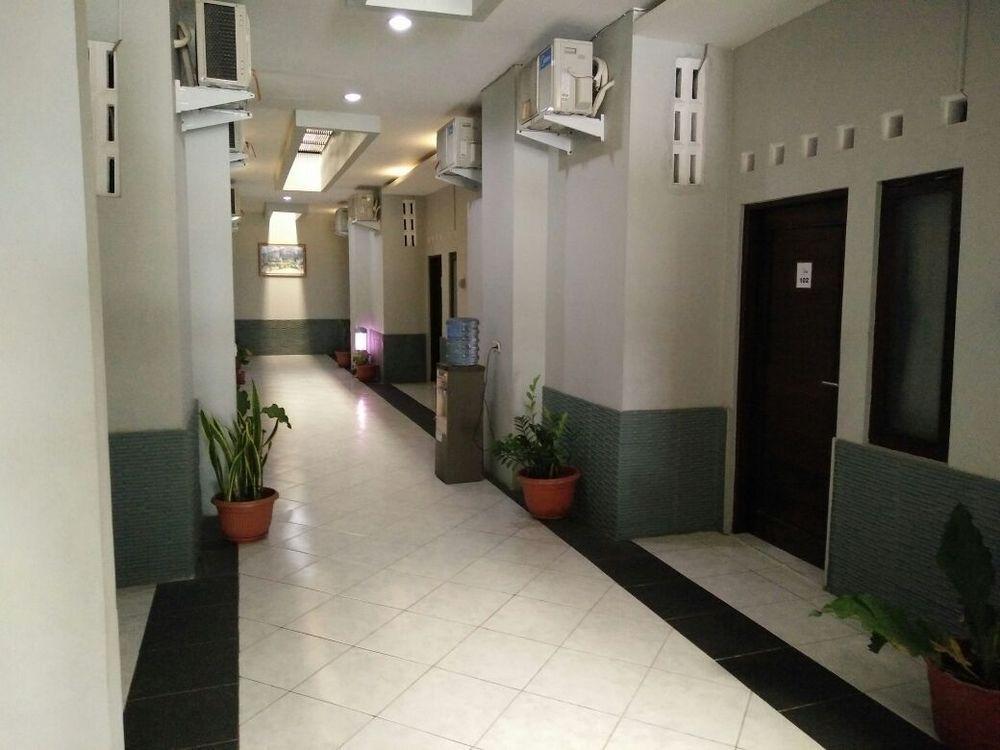 Reddoorz Plus @ Hotel Star 88 Tugu Exterior photo