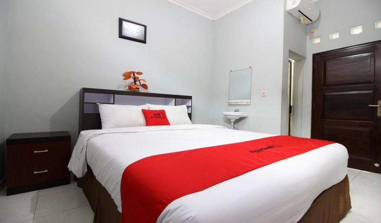 Reddoorz Plus @ Hotel Star 88 Tugu Exterior photo
