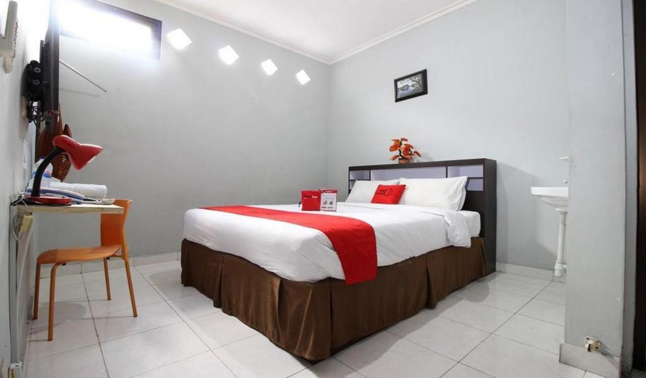 Reddoorz Plus @ Hotel Star 88 Tugu Exterior photo