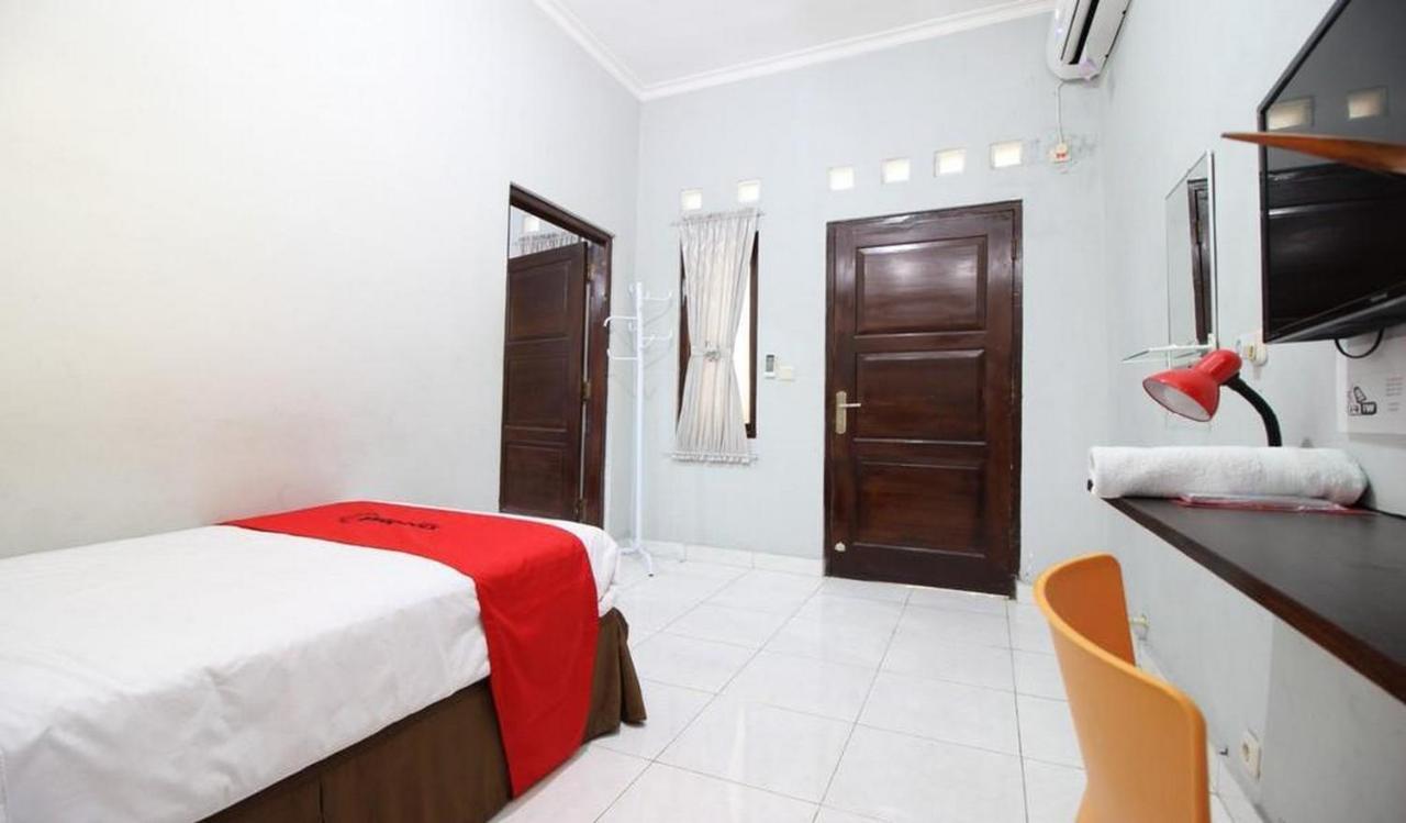 Reddoorz Plus @ Hotel Star 88 Tugu Exterior photo
