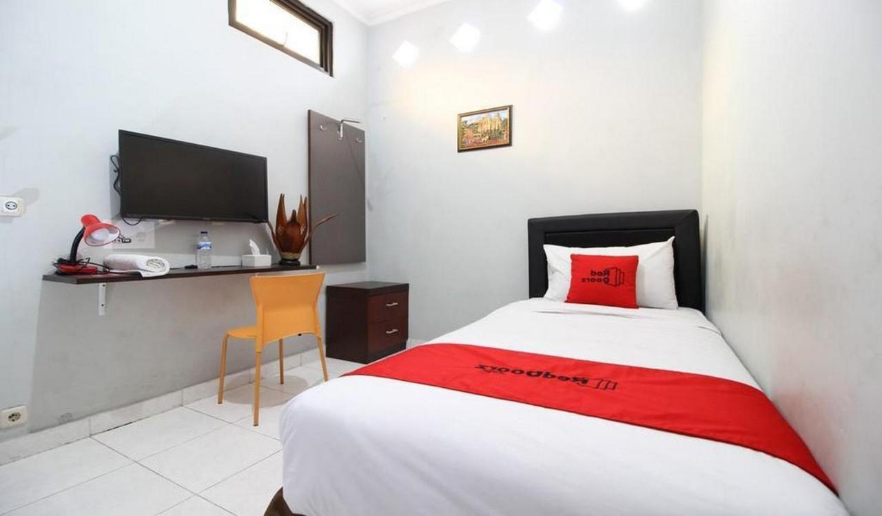 Reddoorz Plus @ Hotel Star 88 Tugu Exterior photo