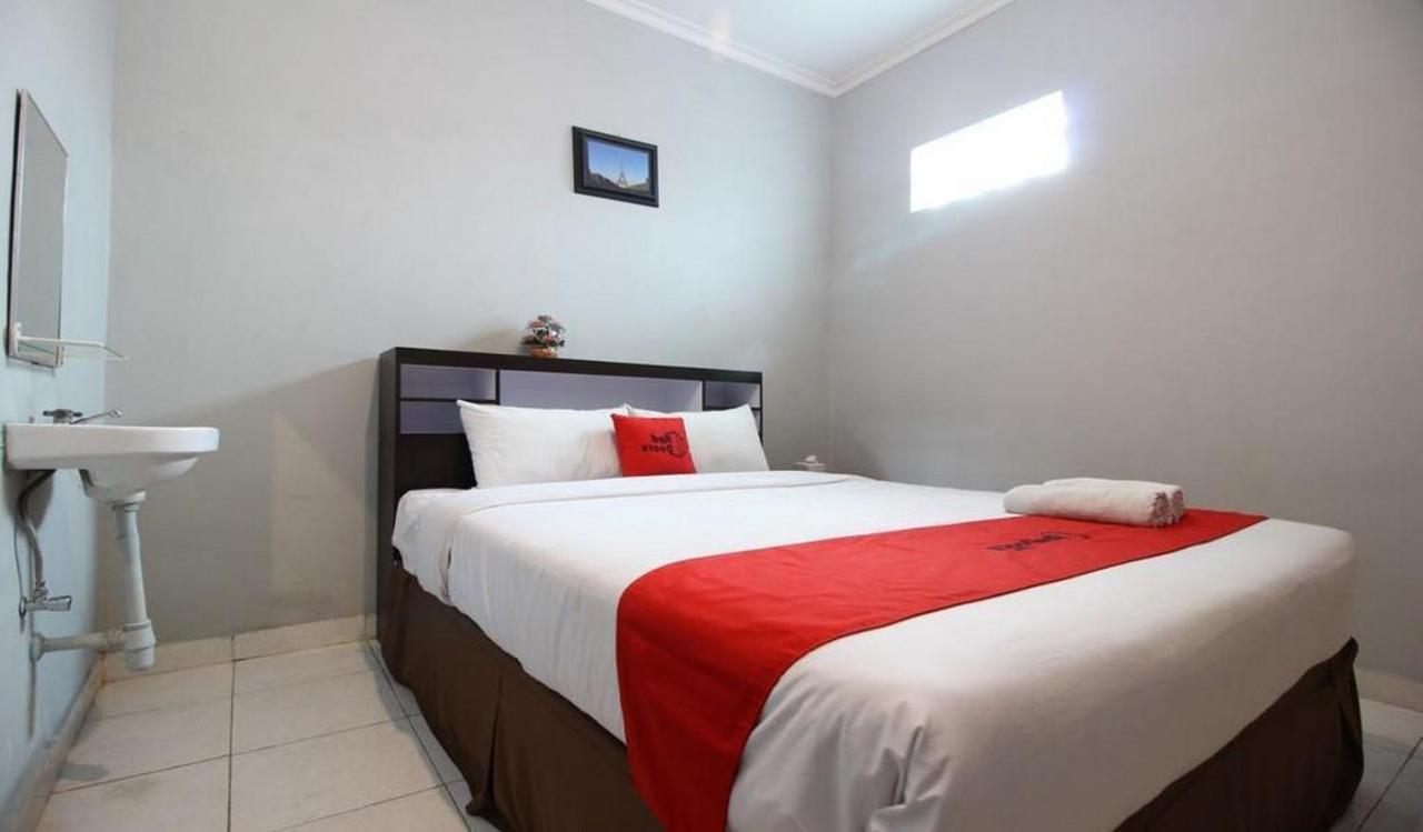 Reddoorz Plus @ Hotel Star 88 Tugu Exterior photo