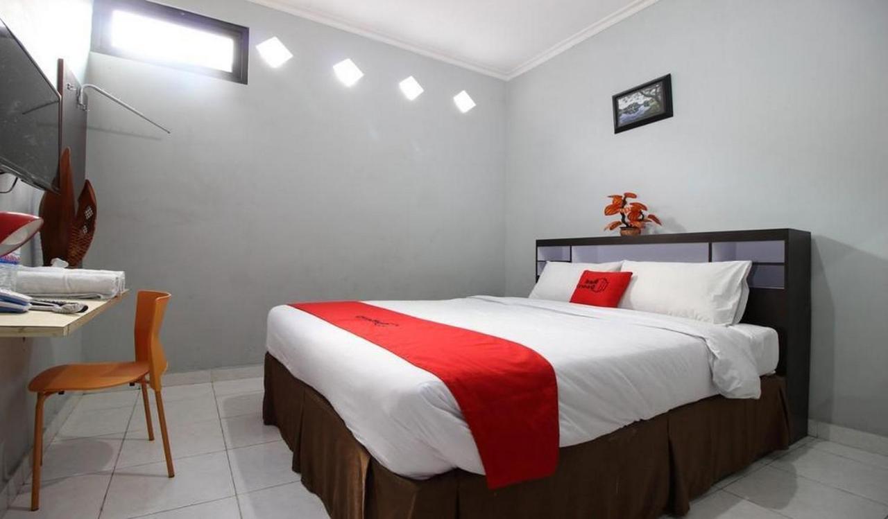 Reddoorz Plus @ Hotel Star 88 Tugu Exterior photo